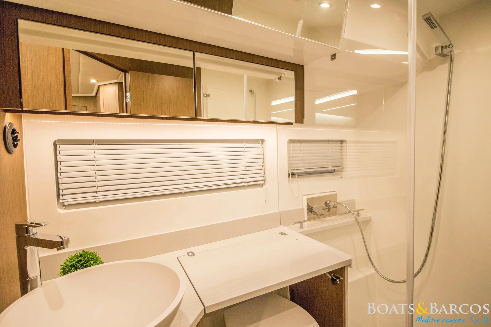 2025 Beneteau Antares 12 Sport Fly for sale (photo 10)