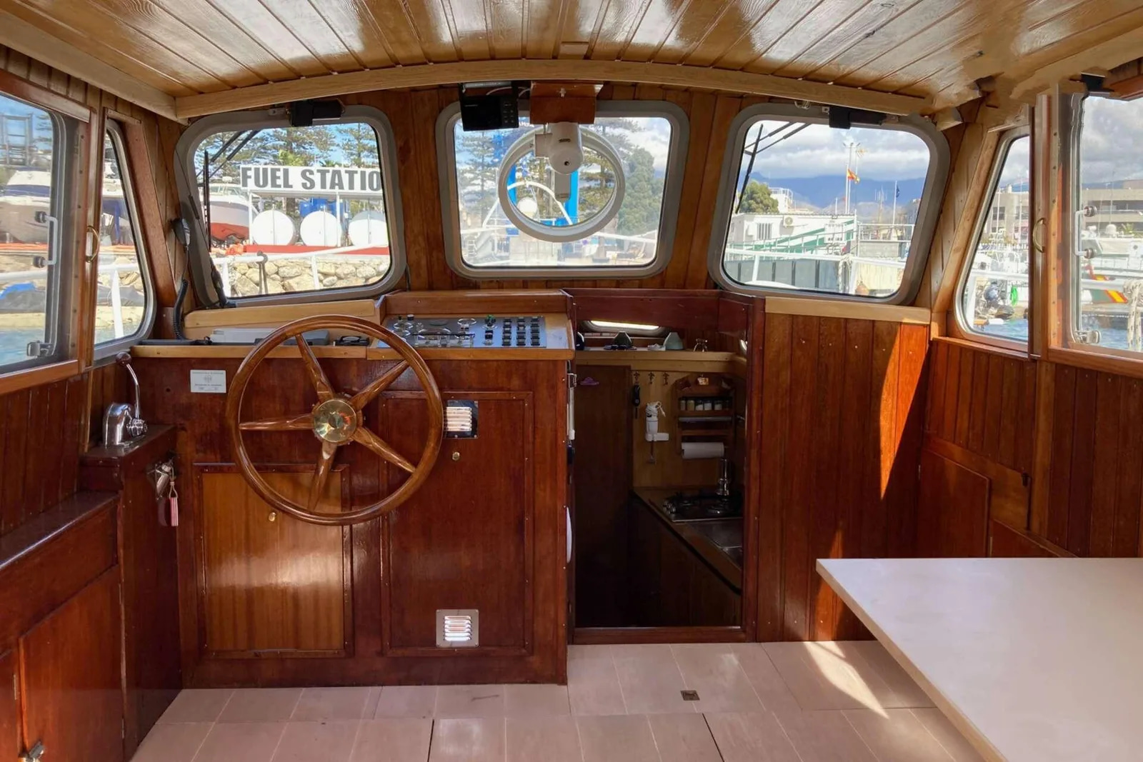 1980 Custom Line Dutch Steel Motor Yacht zu verkaufen (photo 17)
