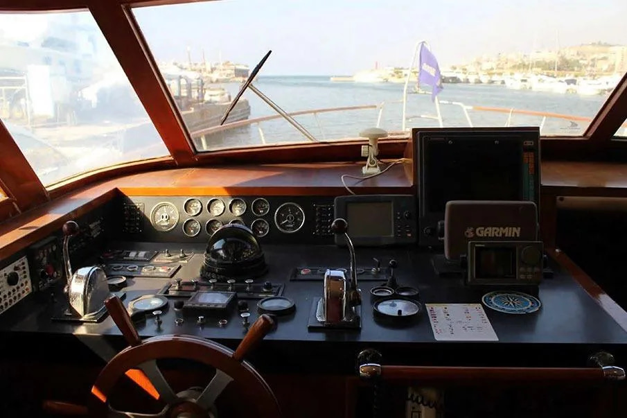 1988 Cantieri di Pisa 90 for sale (photo 12)