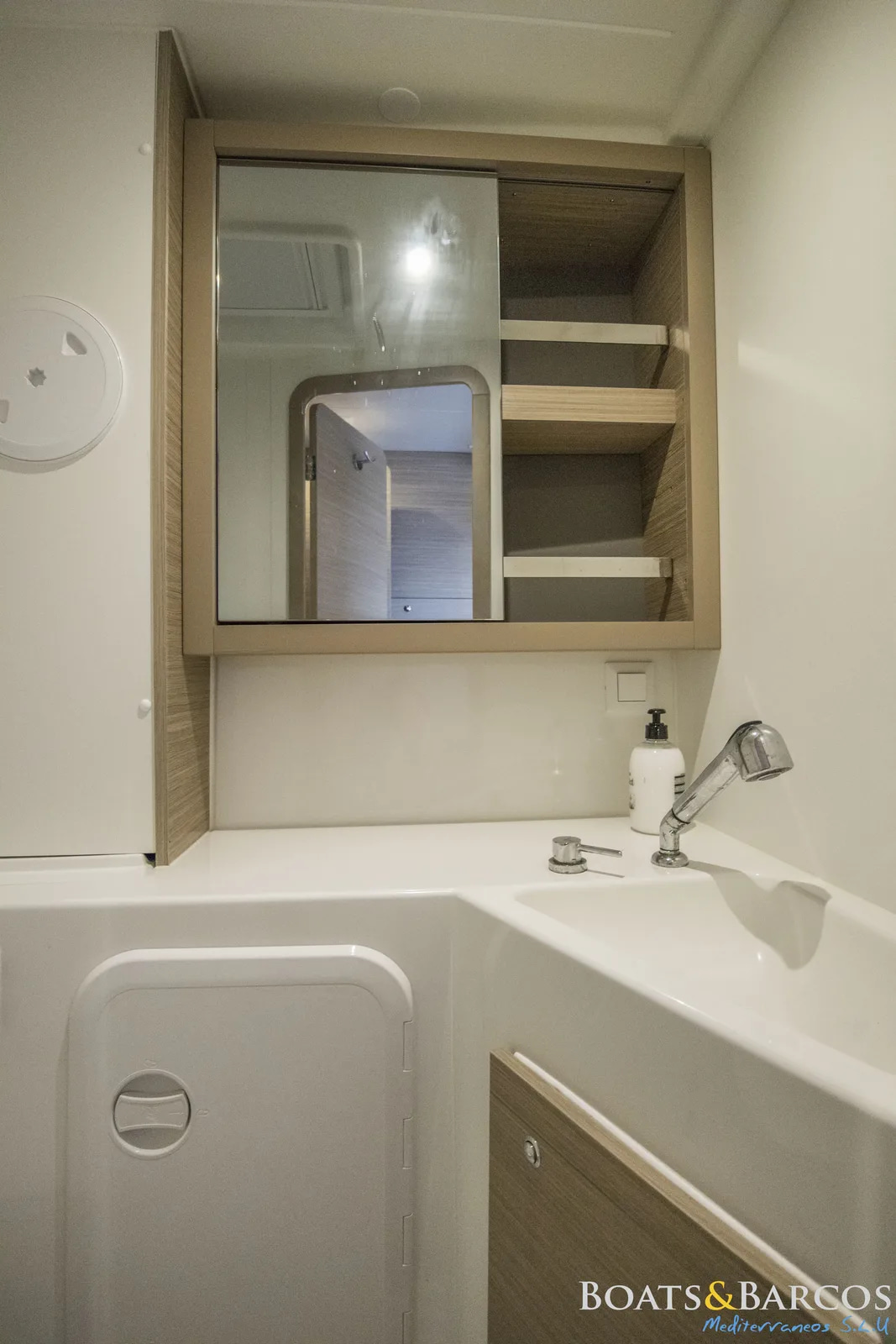 2024 Lagoon 42 for sale (photo 12)