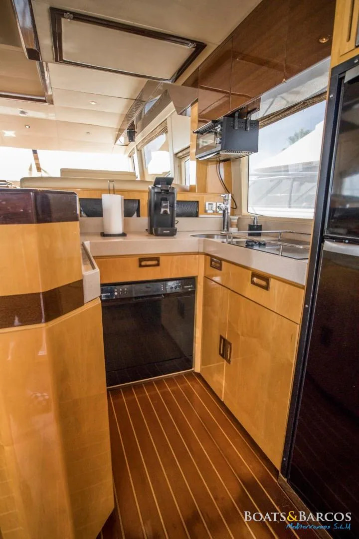 2009 Majesty 56 en venta (photo 24)