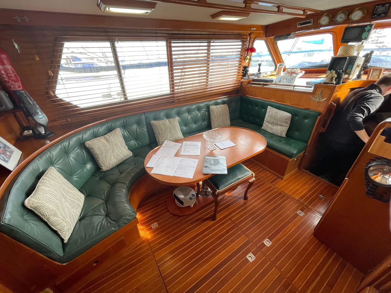 1990 Trader 41 + 2 for sale (photo 6)