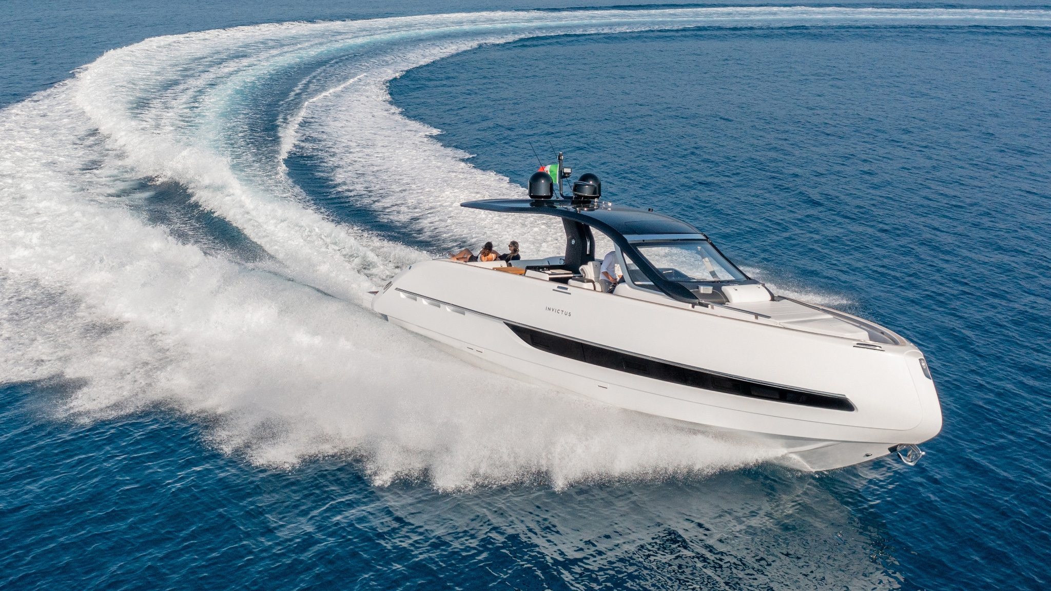 2025 INVICTUS Tt420 a noleggio (photo 1)
