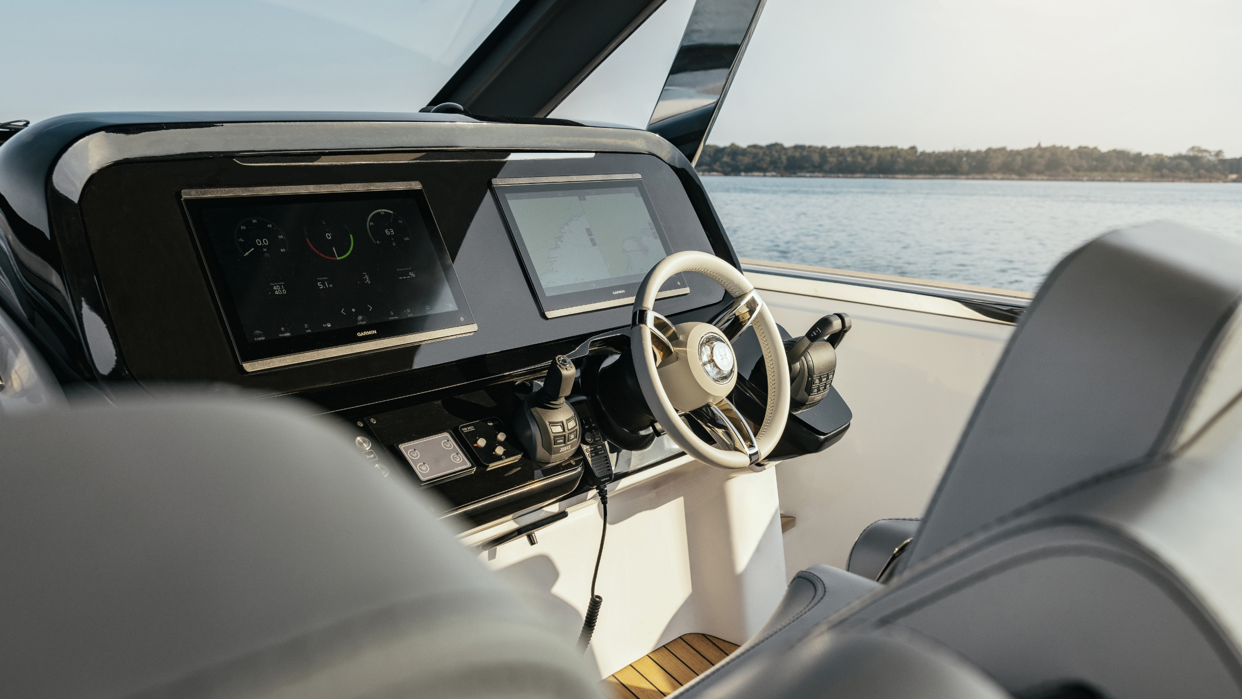 2025 INVICTUS Tt420 a noleggio (photo 6)