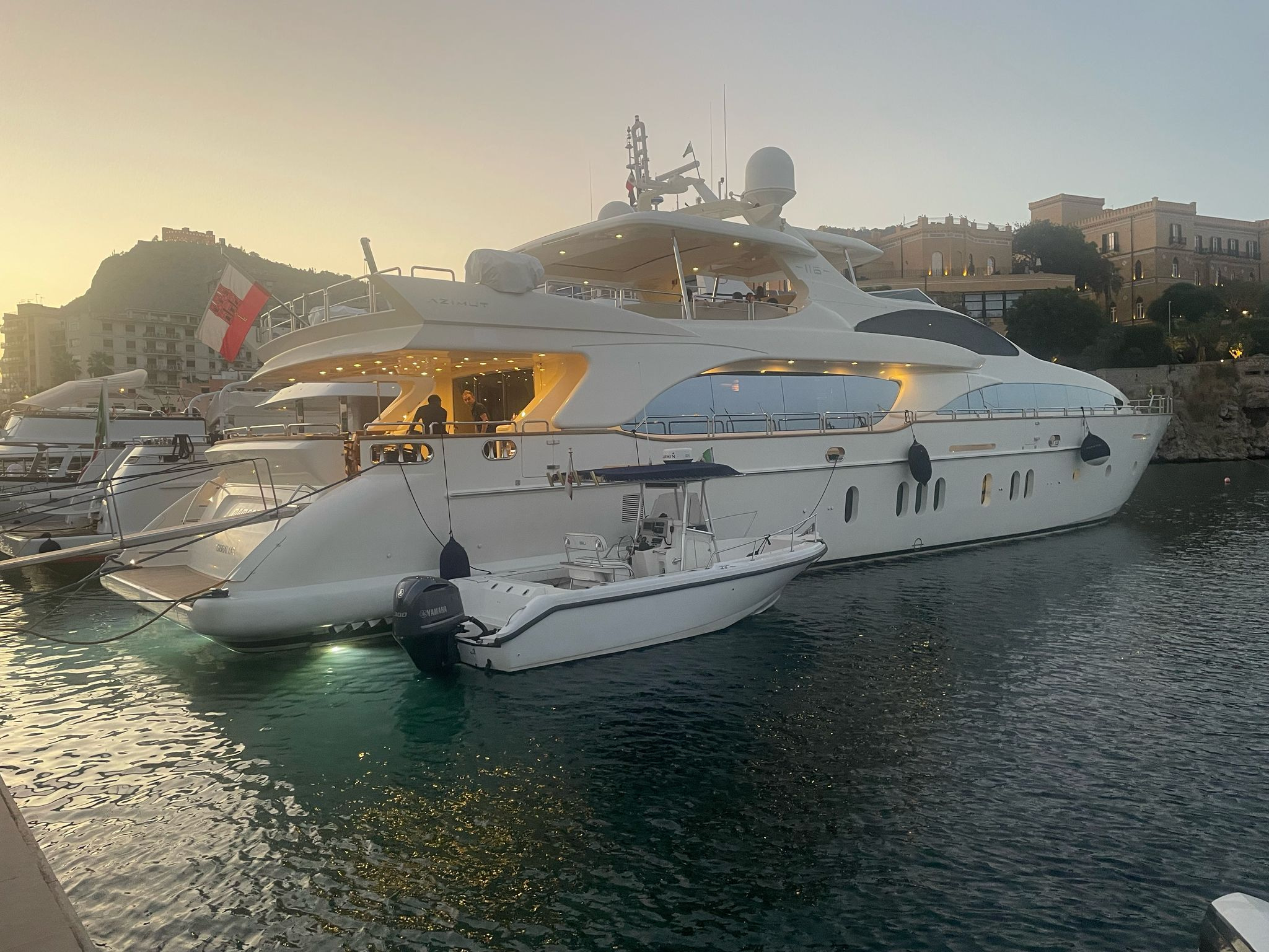 2006 Azimut 116 zu verkaufen (photo 1)