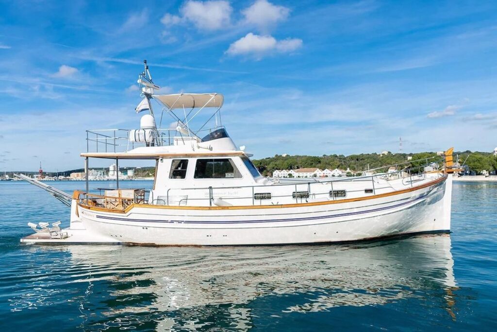 2009 Menorquin Yacht 180 for sale (photo 1)