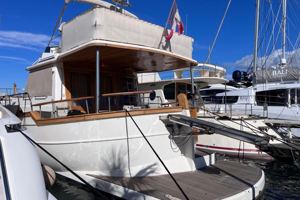 2009 Menorquin Yacht 180 for sale (photo 8)
