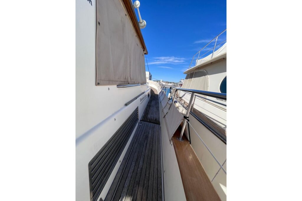 2009 Menorquin Yacht 180 for sale (photo 12)