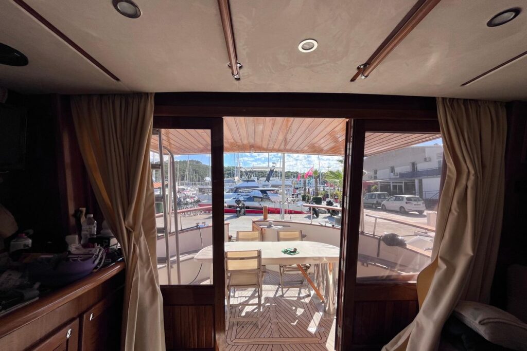 2009 Menorquin Yacht 180 for sale (photo 17)