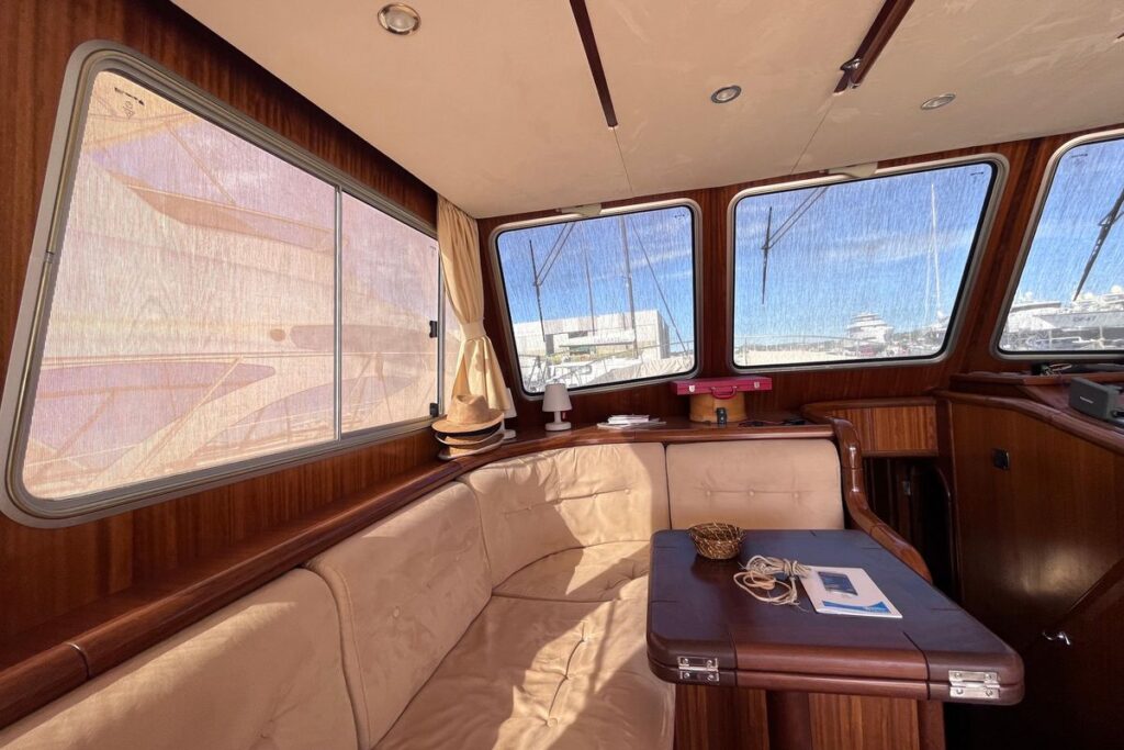 2009 Menorquin Yacht 180 for sale (photo 18)