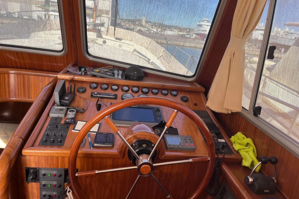 2009 Menorquin Yacht 180 for sale (photo 22)