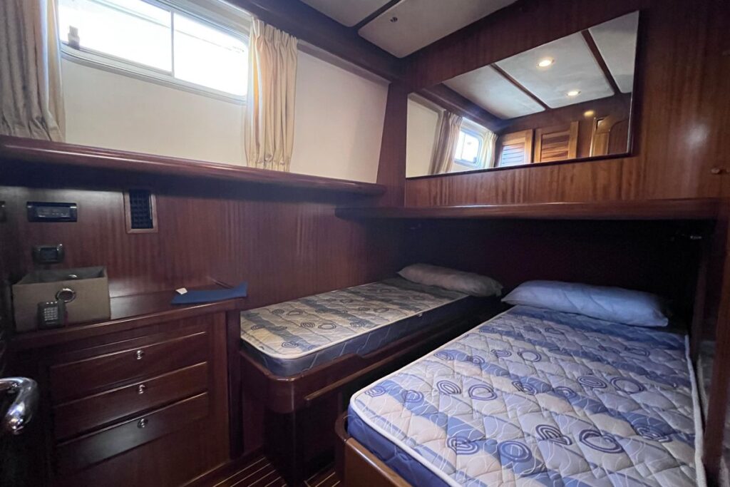 2009 Menorquin Yacht 180 for sale (photo 31)