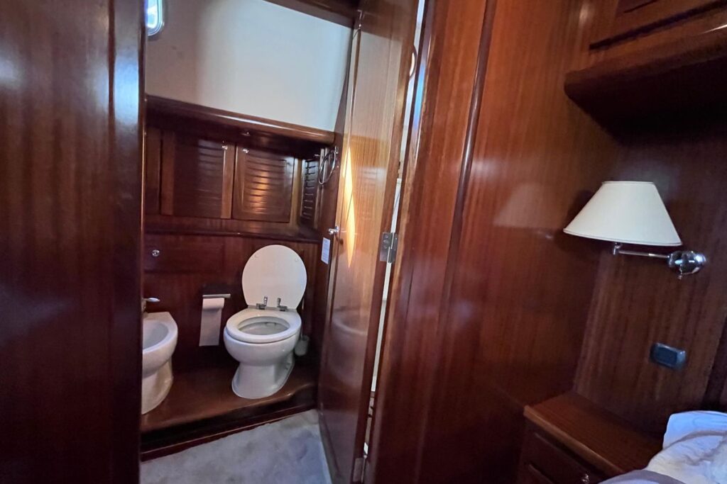 2009 Menorquin Yacht 180 for sale (photo 34)
