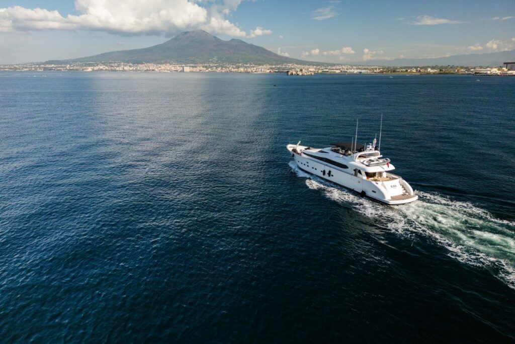 1999 Maiora 31 DP for sale (photo 9)