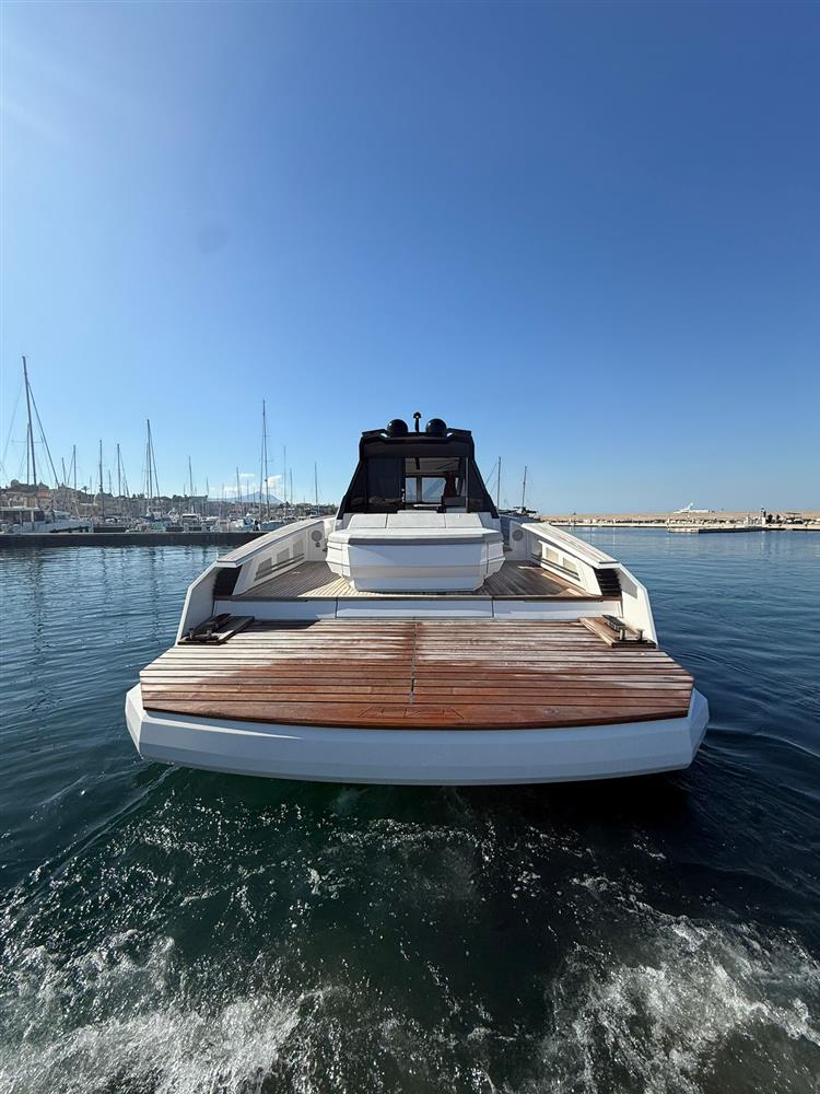 2025 Evo Yachts R6 + for sale (photo 2)