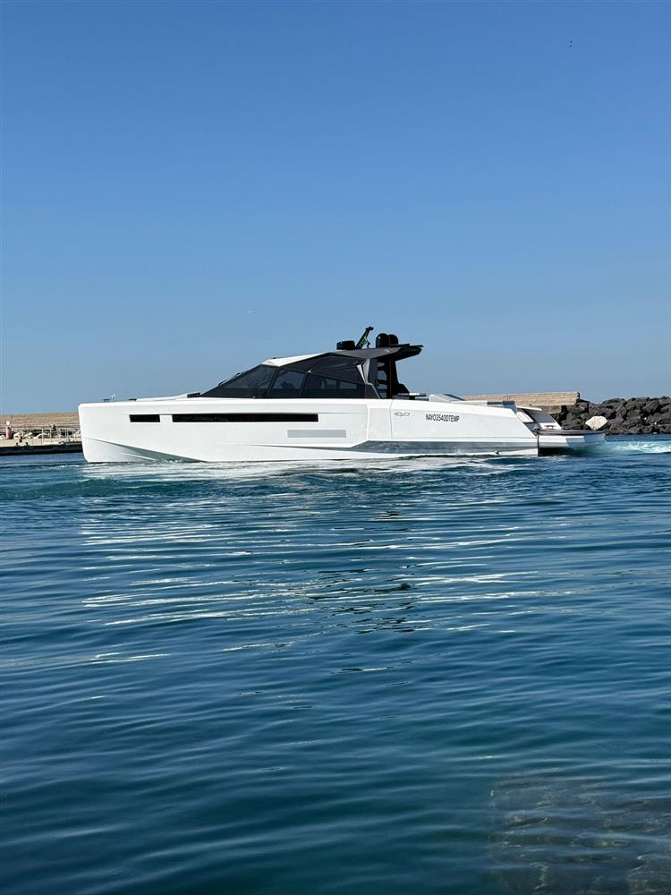 2025 Evo Yachts R6 + for sale (photo 5)
