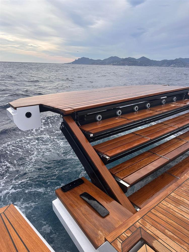 2025 Evo Yachts R6 + for sale (photo 10)