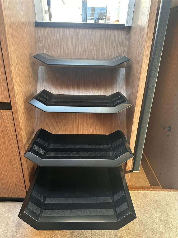 2025 Evo Yachts R6 + for sale (photo 20)