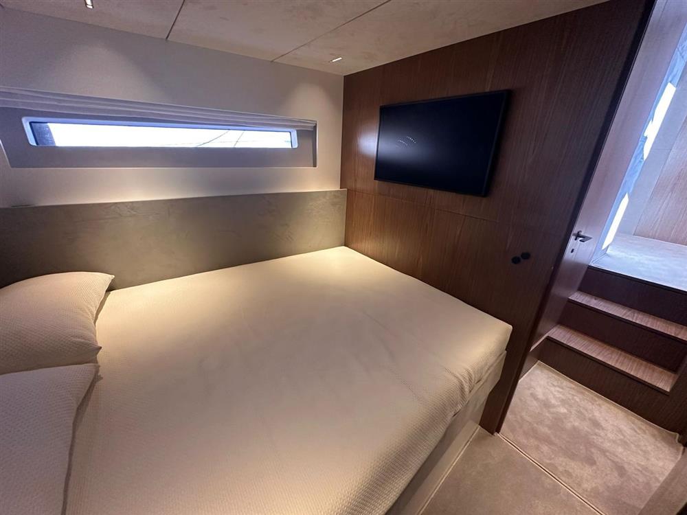 2025 Evo Yachts R6 + for sale (photo 24)