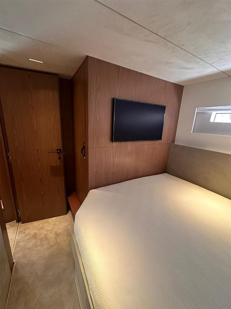 2025 Evo Yachts R6 + for sale (photo 25)