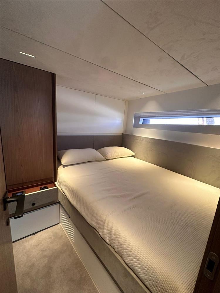 2025 Evo Yachts R6 + for sale (photo 26)