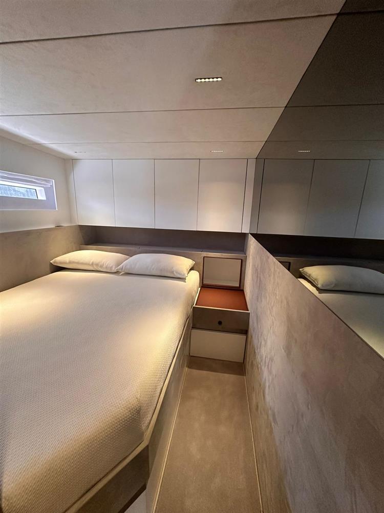 2025 Evo Yachts R6 + for sale (photo 27)