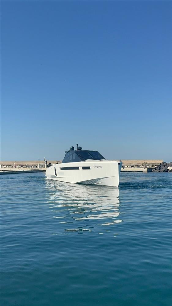 2025 Evo Yachts R6 + for sale (photo 41)