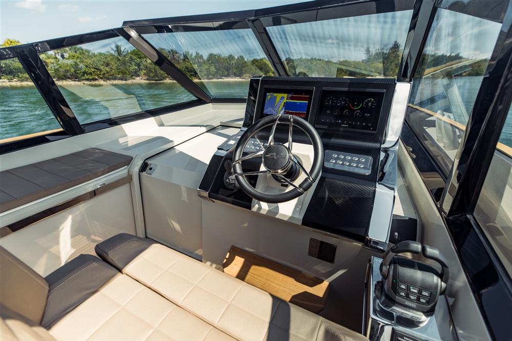 2025 Evo Yachts R4 zu verkaufen (photo 7)