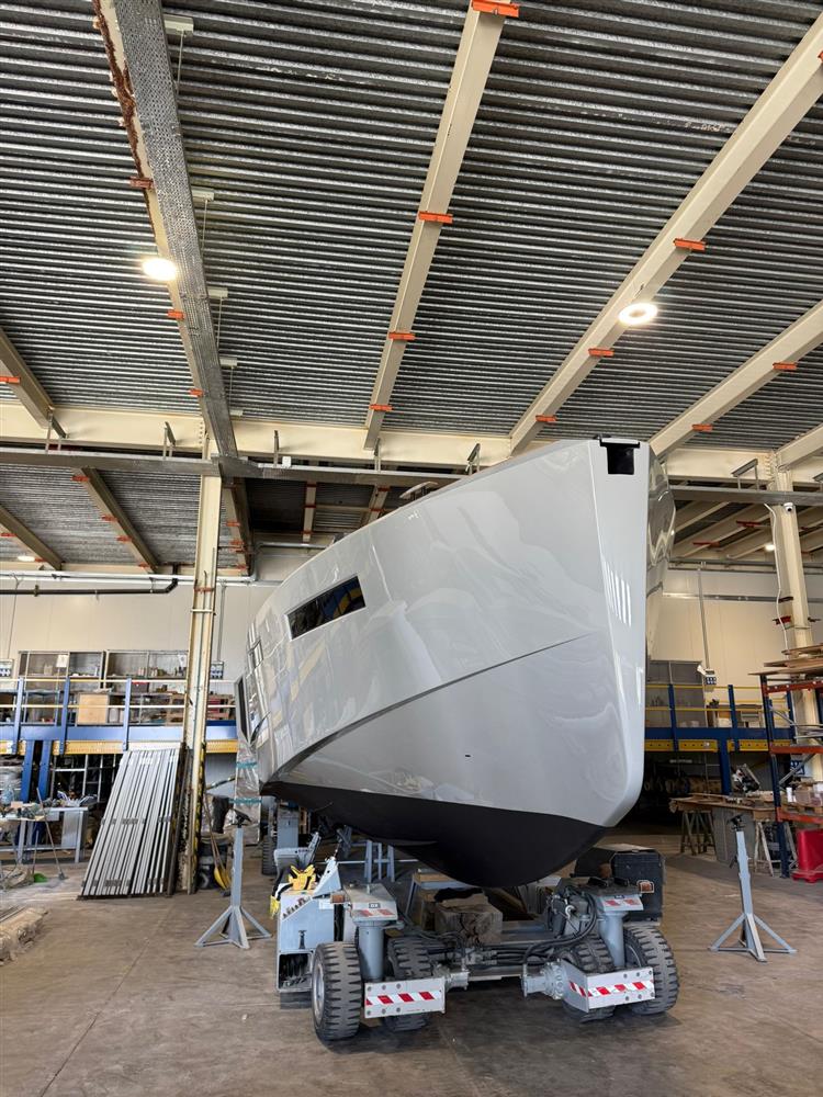 2025 Evo Yachts R4 zu verkaufen (photo 11)