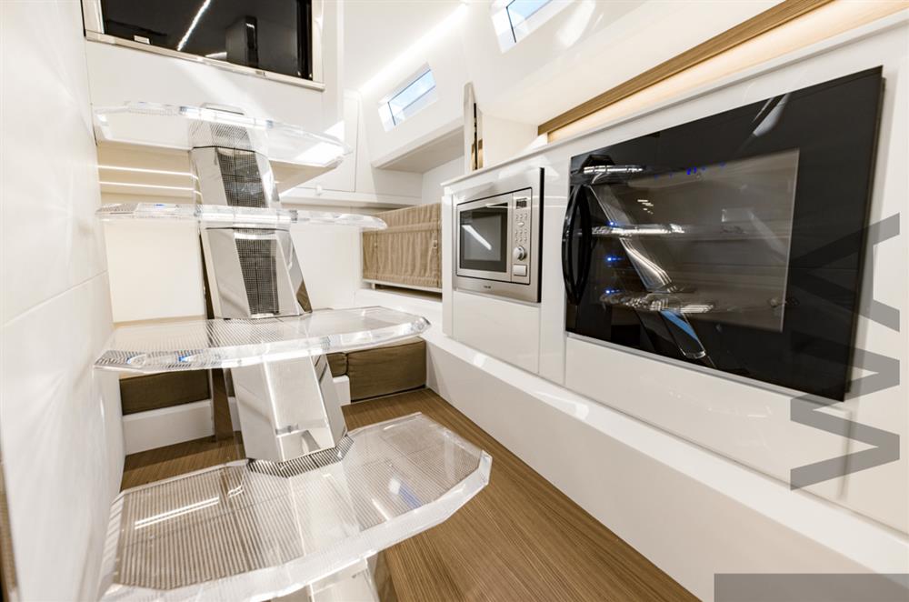 2025 Evo Yachts R4 zu verkaufen (photo 12)