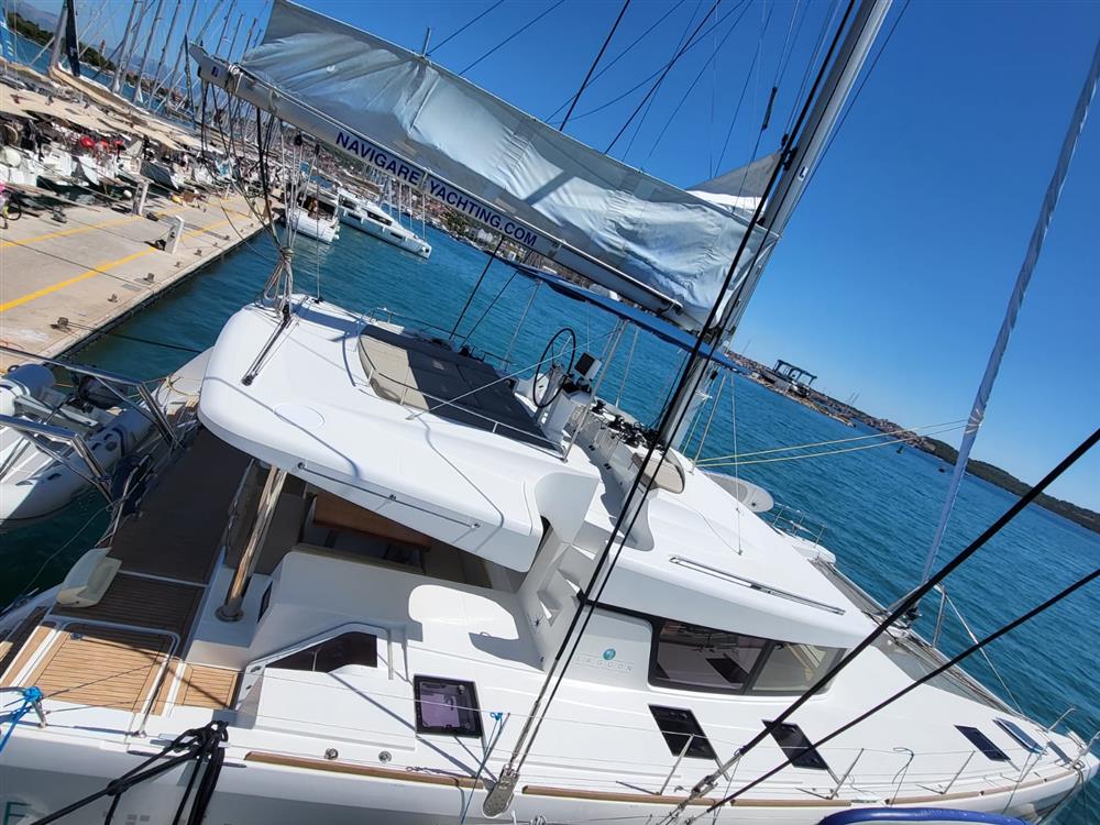 2017 Lagoon 52F for sale (photo 3)