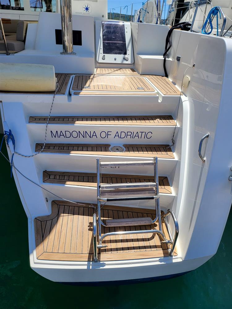 2017 Lagoon 52F for sale (photo 6)