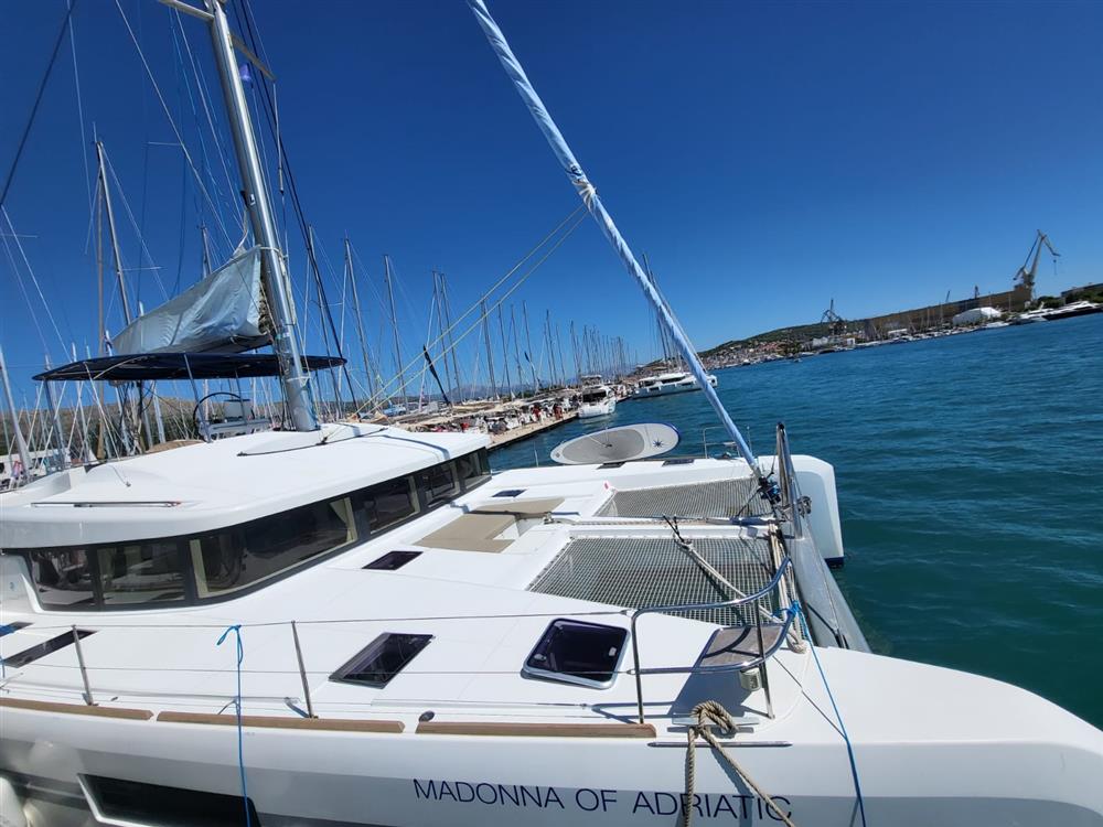 2017 Lagoon 52F for sale (photo 10)