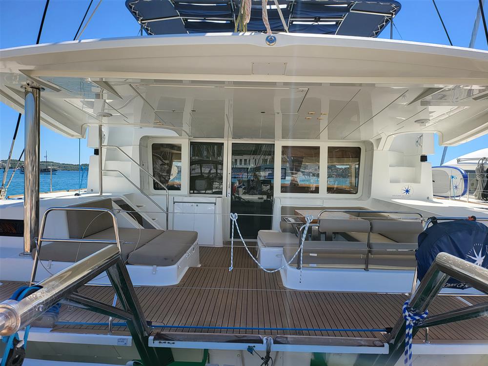 2017 Lagoon 52F for sale (photo 12)