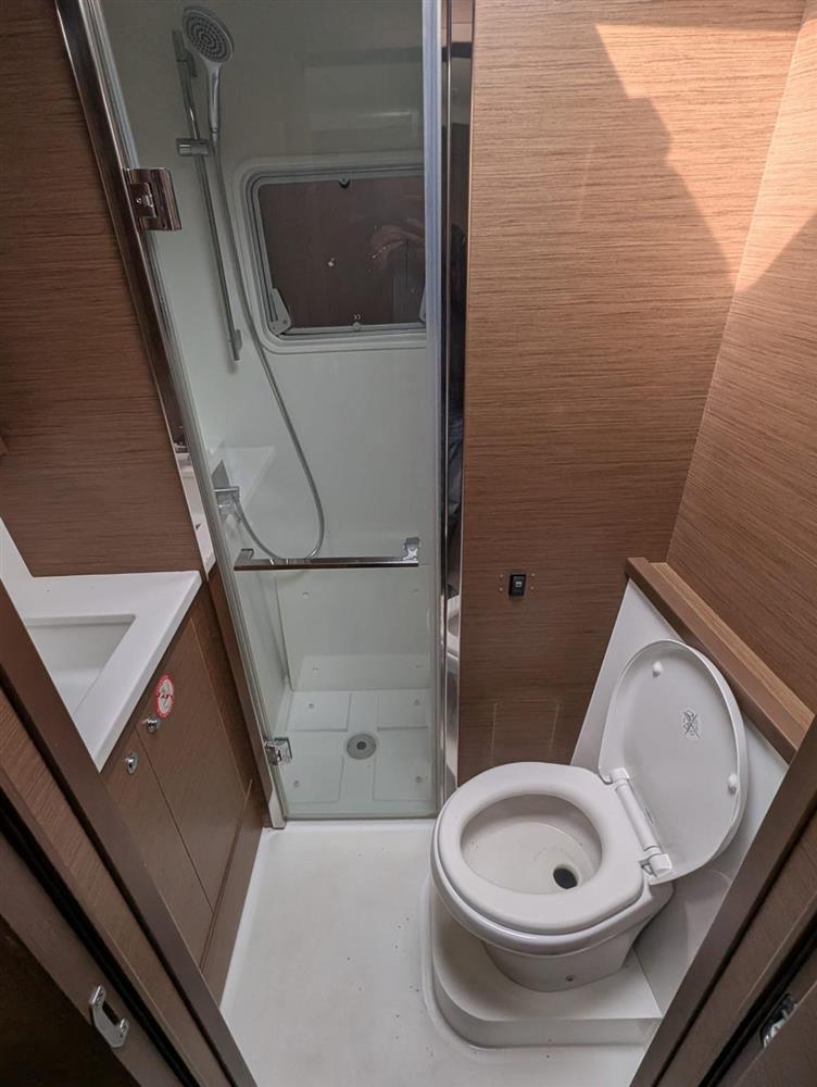 2017 Lagoon 52F for sale (photo 43)