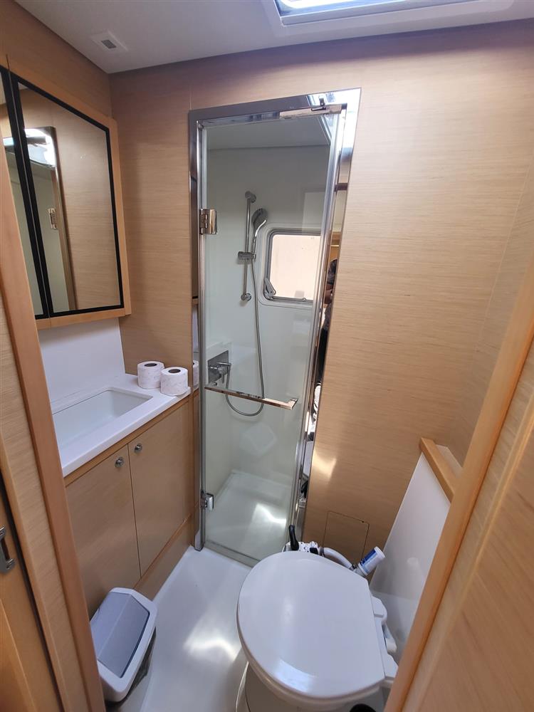 2017 Lagoon 52F for sale (photo 46)