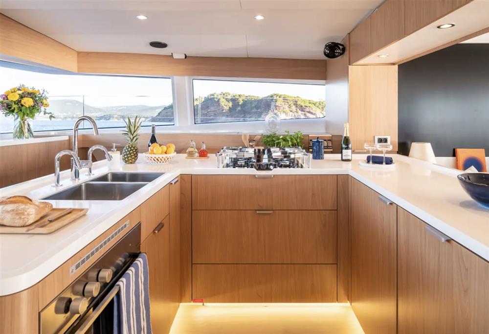 2026 Bali Catamarans 5.8 for sale (photo 17)