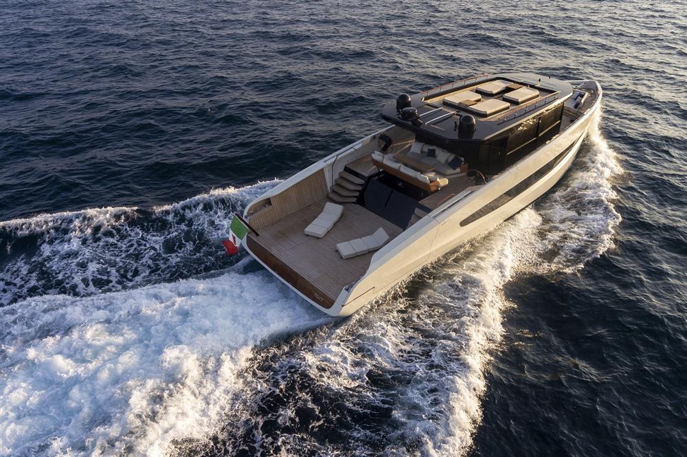 2027 Evo Yachts V8 te koop (photo 2)