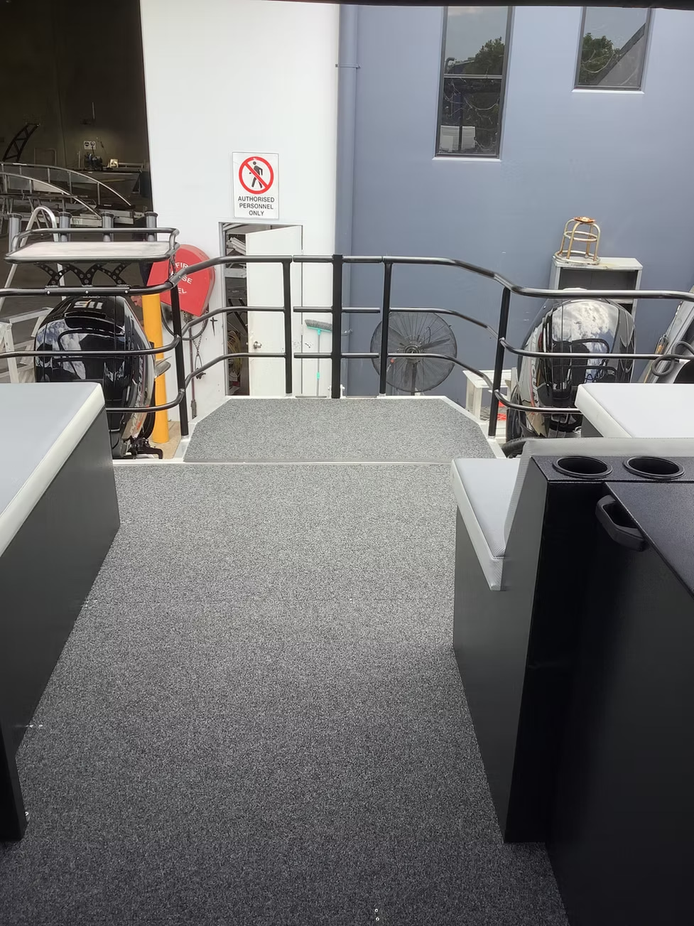 2026 Finish Line EXPLORER COLLECTION:"Tender Cat" Open & Enclosed Cabin in vendita (photo 3)