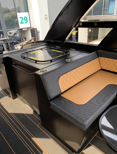 2026 Finish Line EXPLORER COLLECTION:"Tender Cat" Open & Enclosed Cabin in vendita (photo 5)