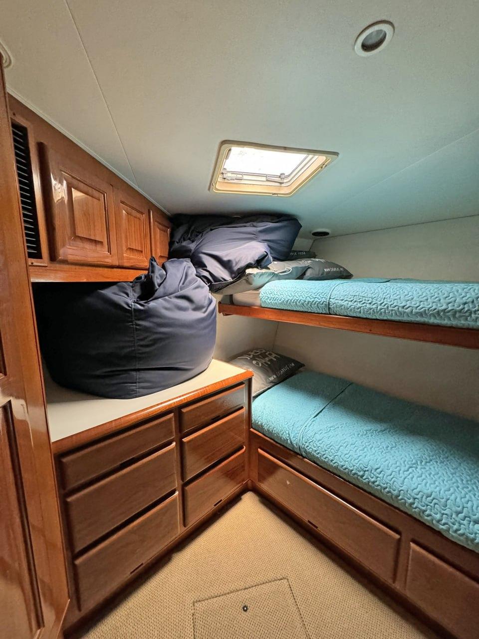 1998 Viking 58 Convertible for sale (photo 24)