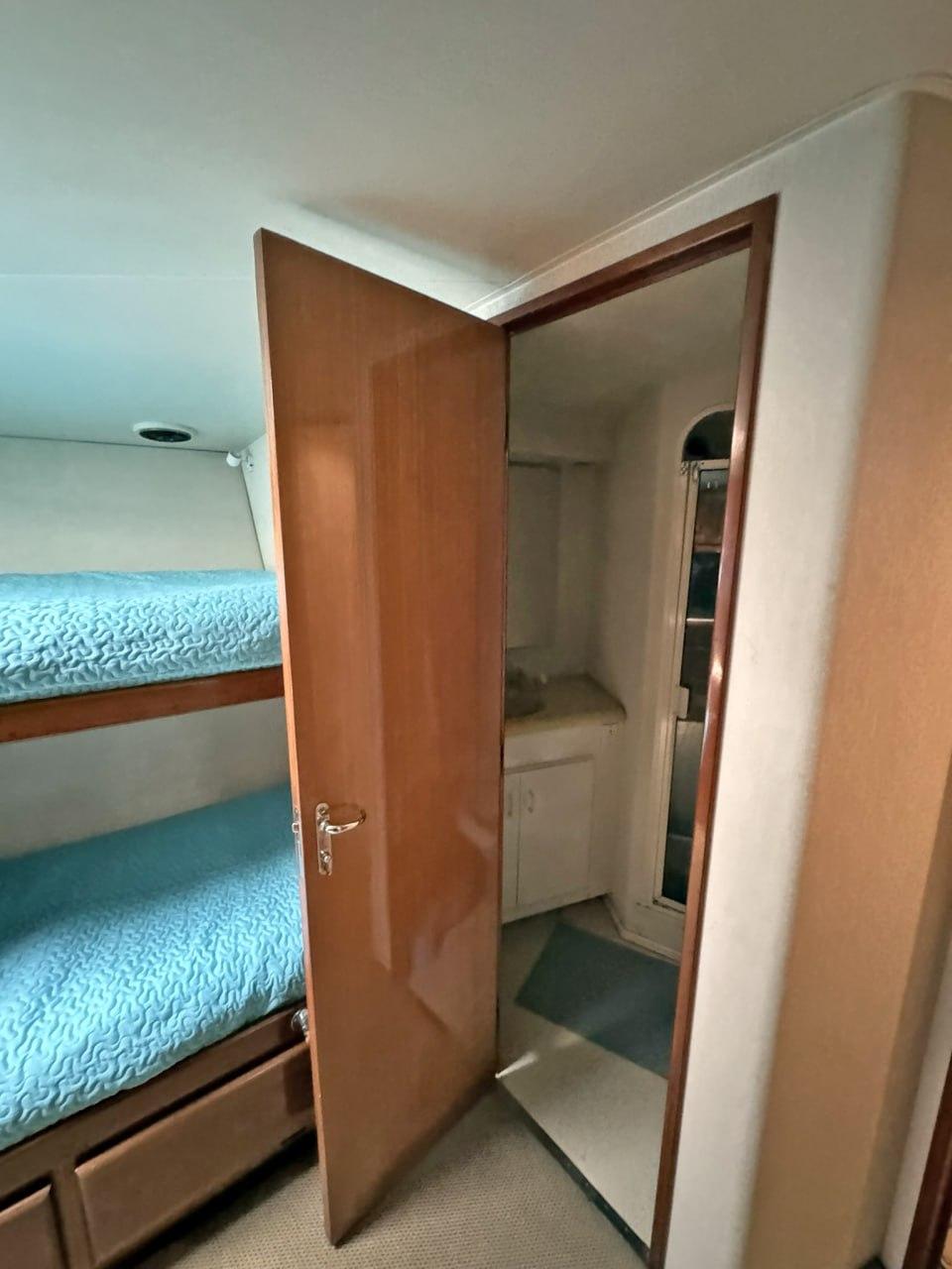 1998 Viking 58 Convertible for sale (photo 30)