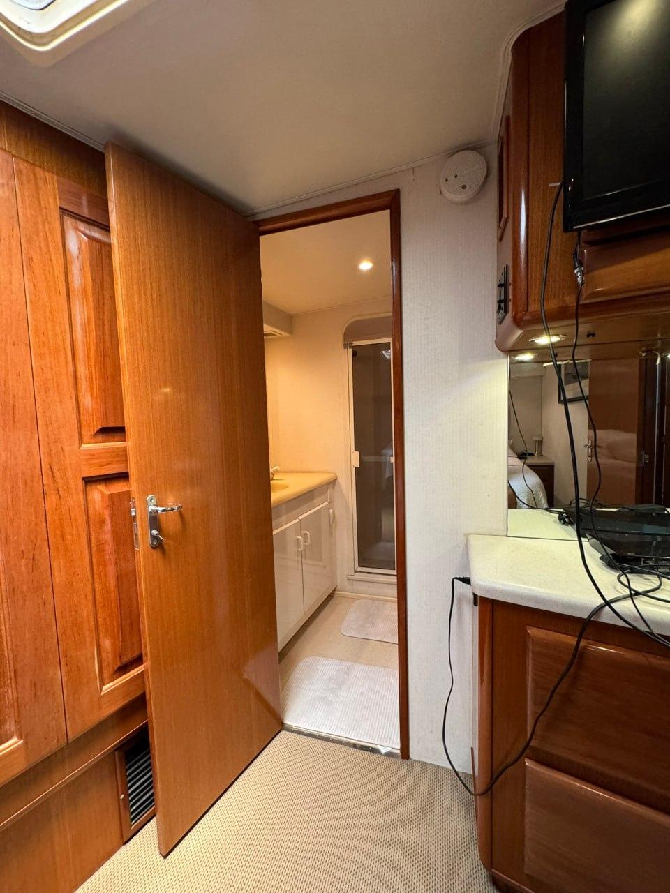 1998 Viking 58 Convertible for sale (photo 46)