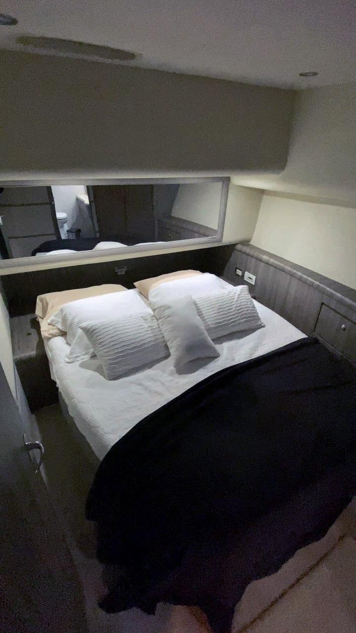 2004 Bertram 510 Convertible te koop (photo 14)