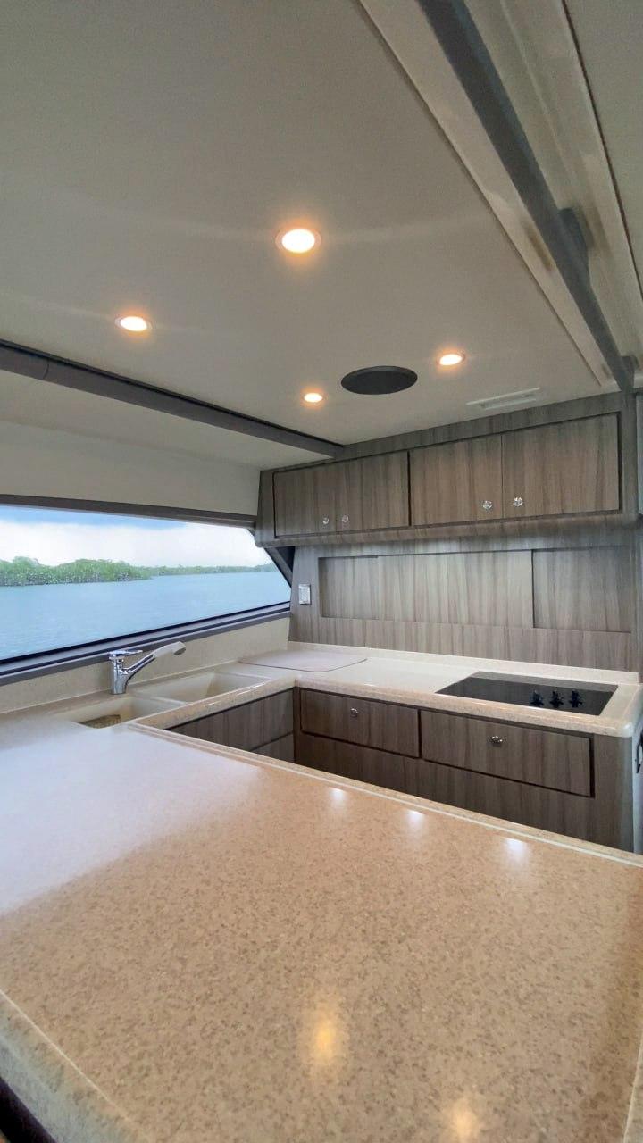 2004 Bertram 510 Convertible te koop (photo 18)