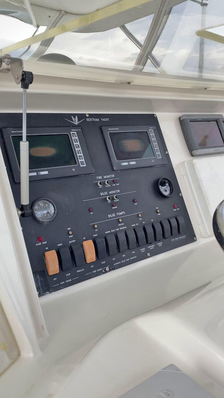 2004 Bertram 510 Convertible te koop (photo 31)