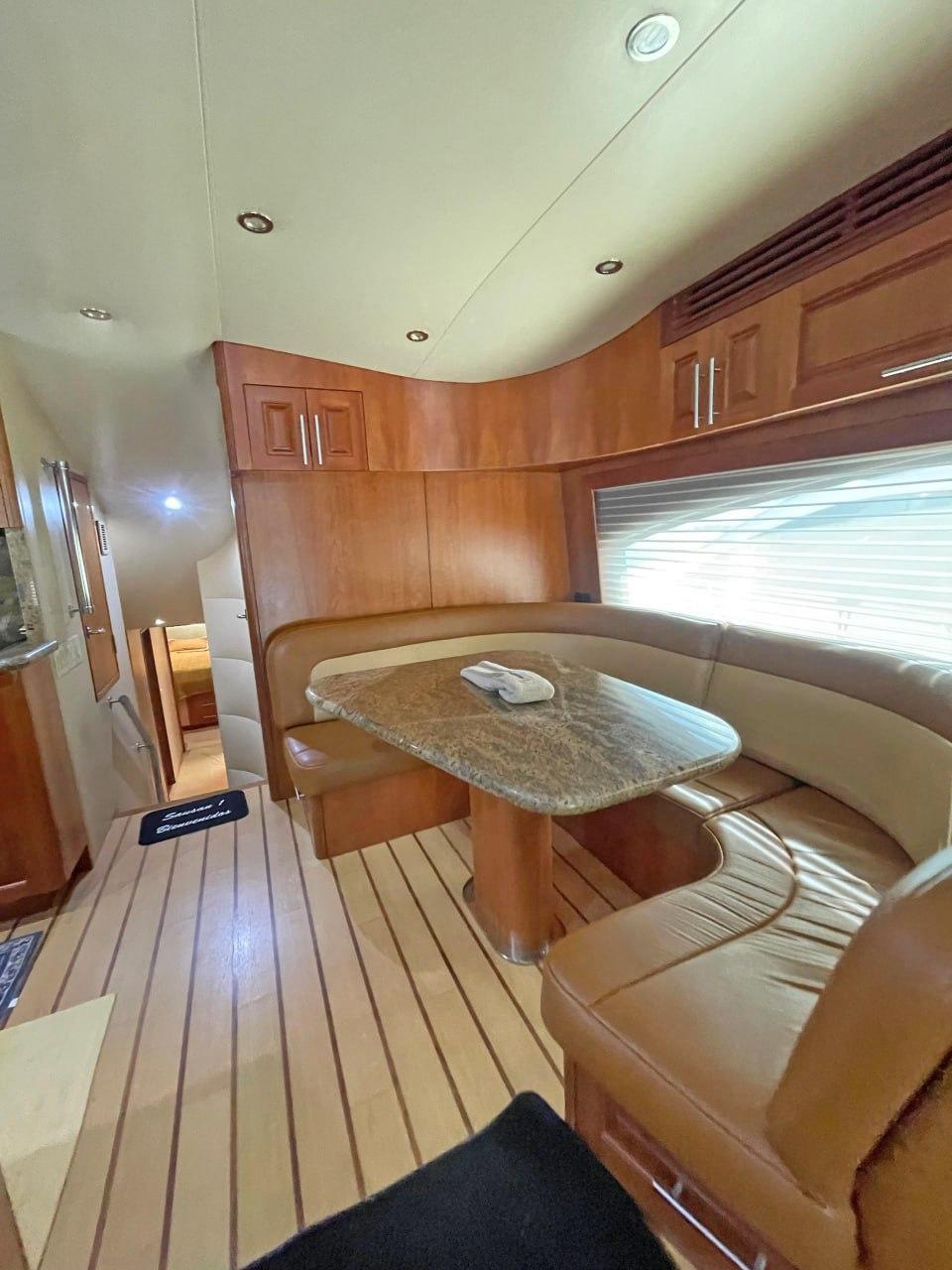 2007 Hatteras 68 Convertible en venta (photo 13)