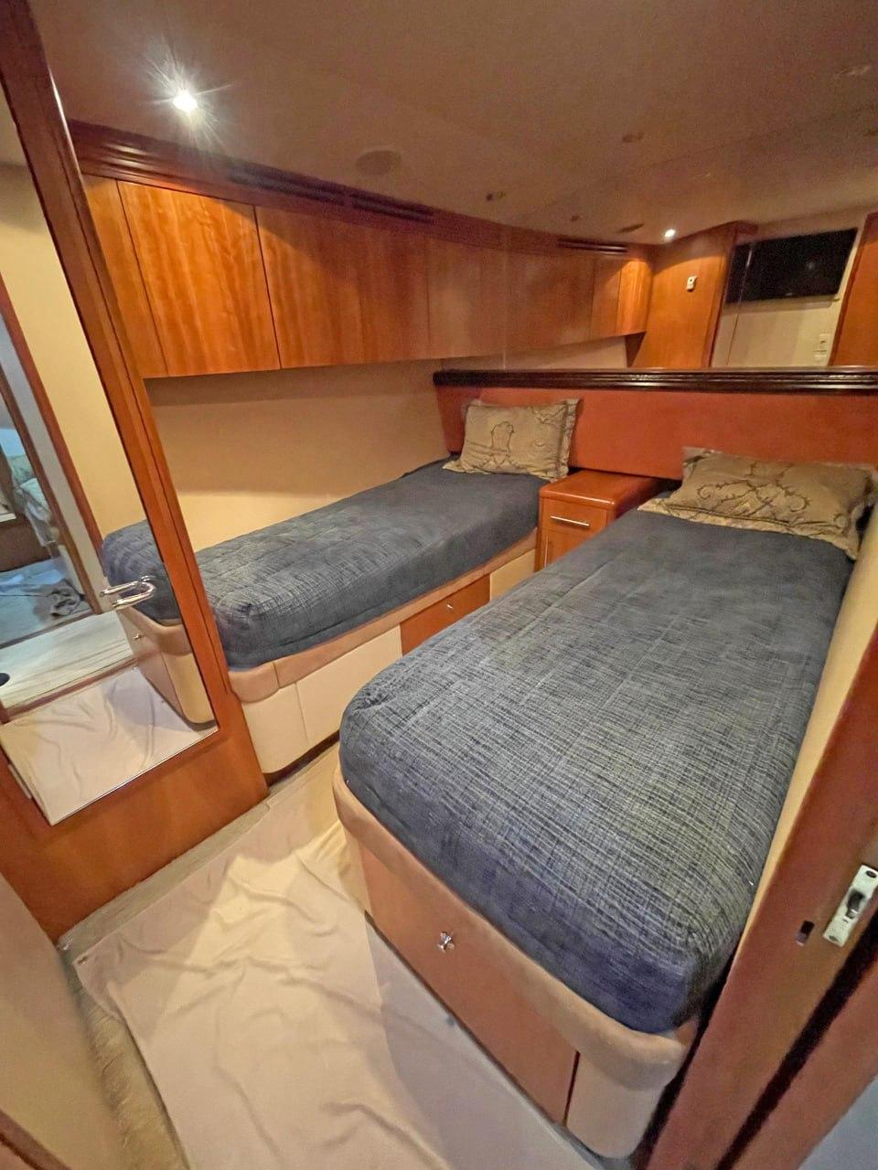 2007 Hatteras 68 Convertible en venta (photo 22)