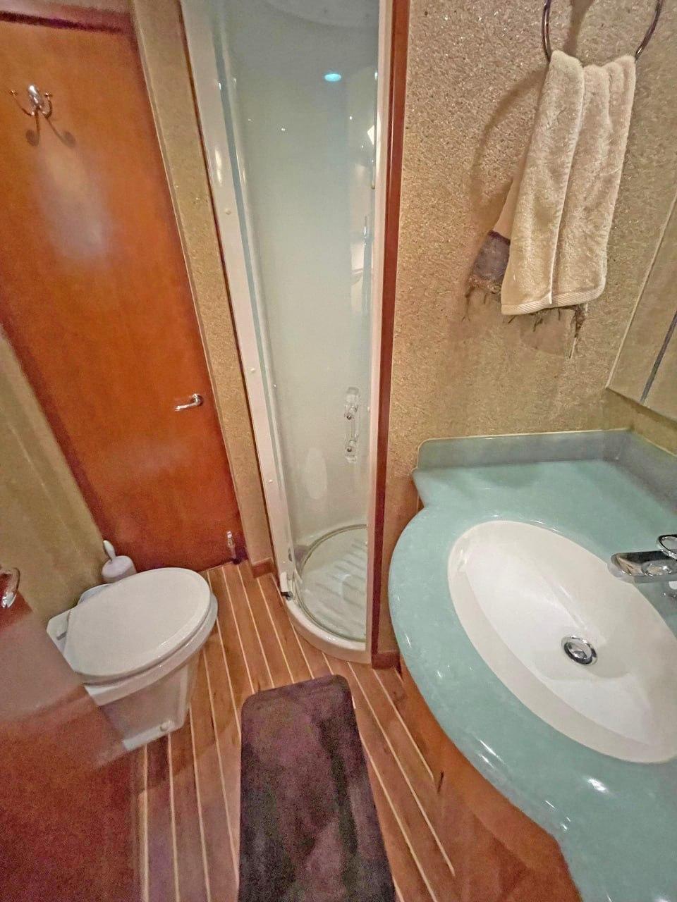 2007 Hatteras 68 Convertible en venta (photo 23)