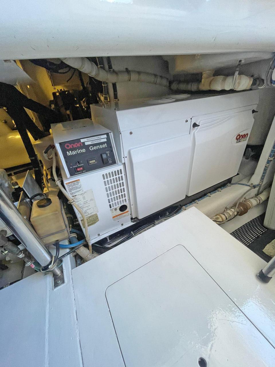 2007 Hatteras 68 Convertible en venta (photo 30)